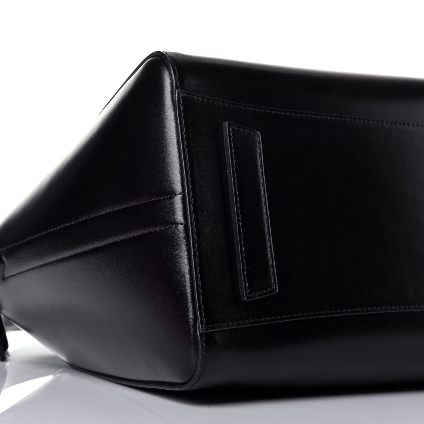 Shiny Lord Calfskin Medium Antigona Black