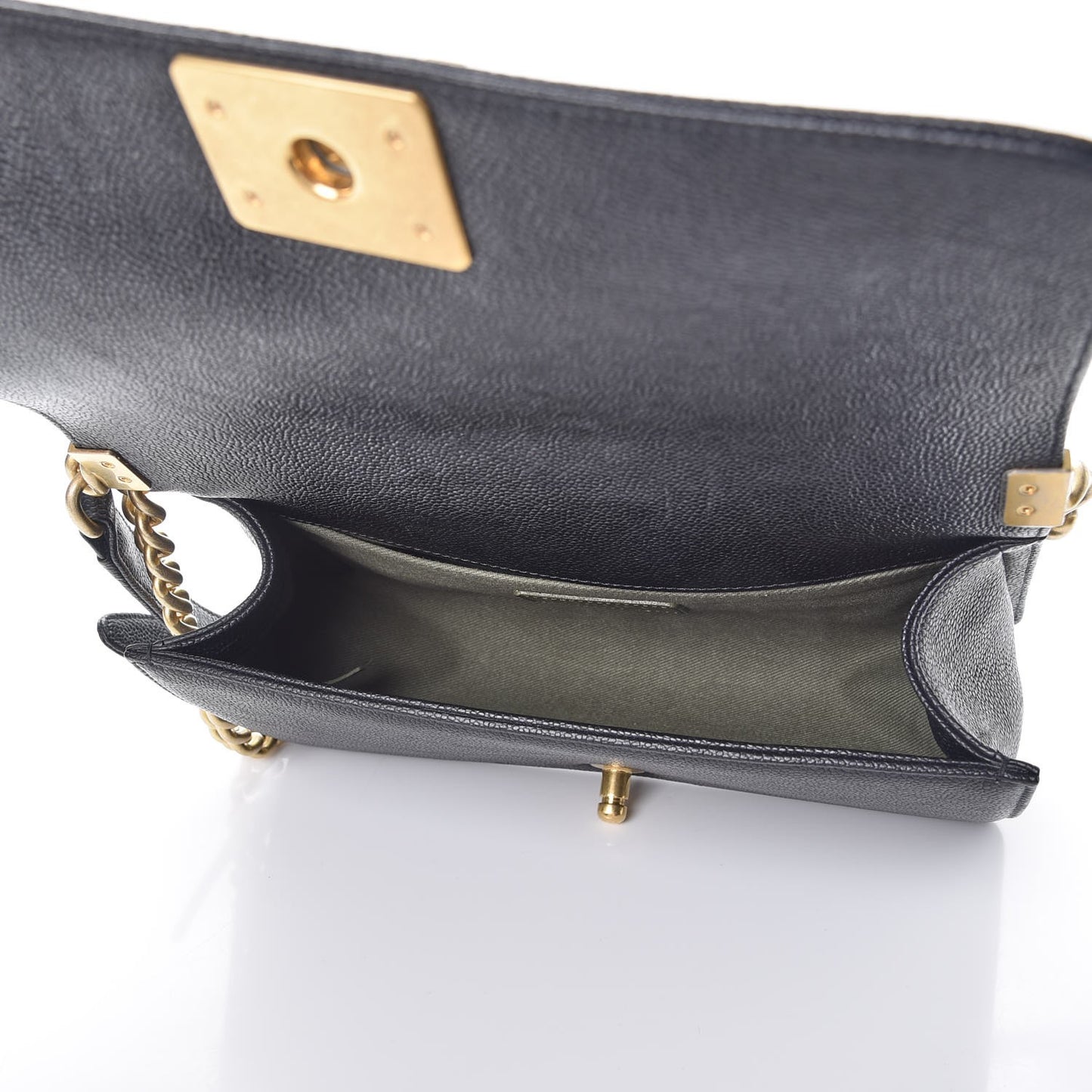 Caviar Quilted Medium Boy Flap Black