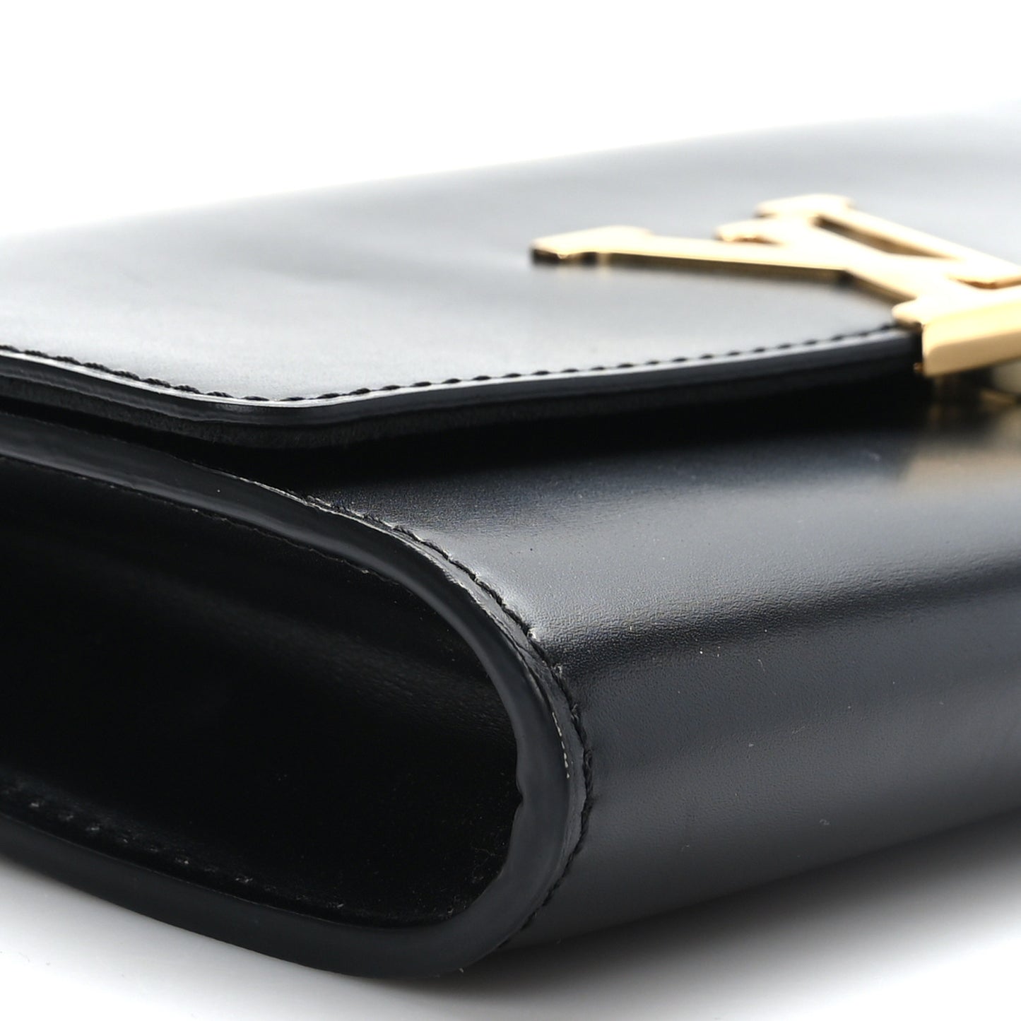 Calfskin Chain Louise GM NM Black