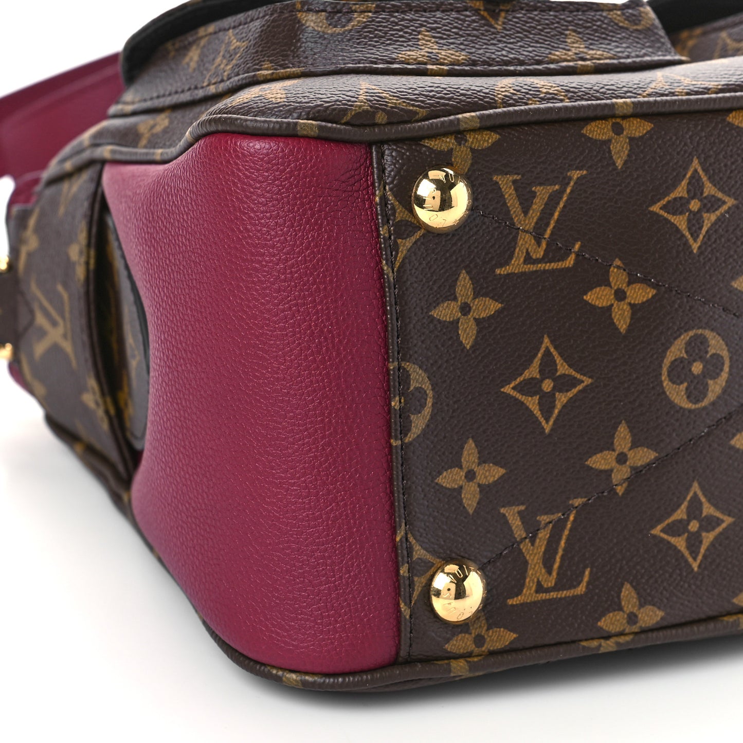 Monogram Manhattan NM Raisin