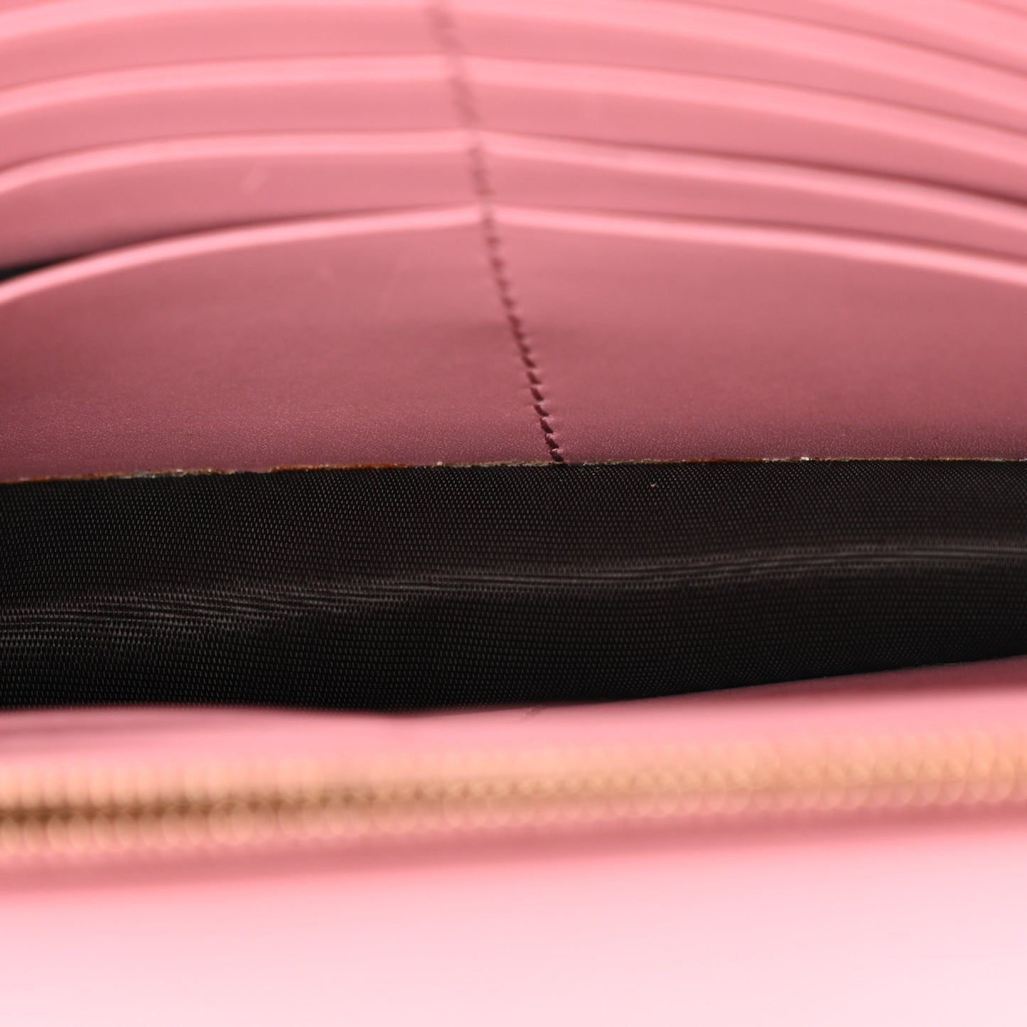 Guccissima Icon Chain Wallet Carmine Rose