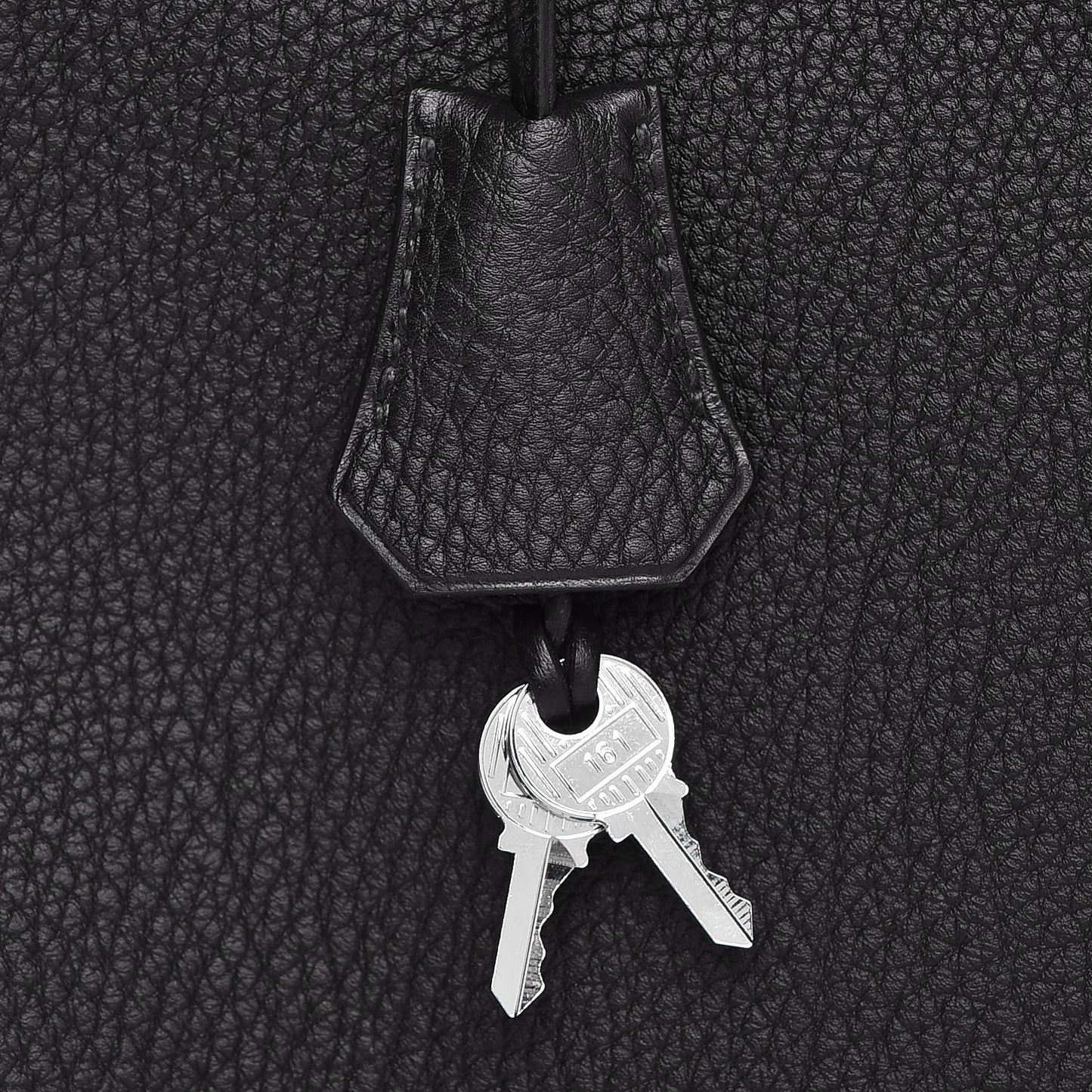 Togo Kelly Retourne 35 Black