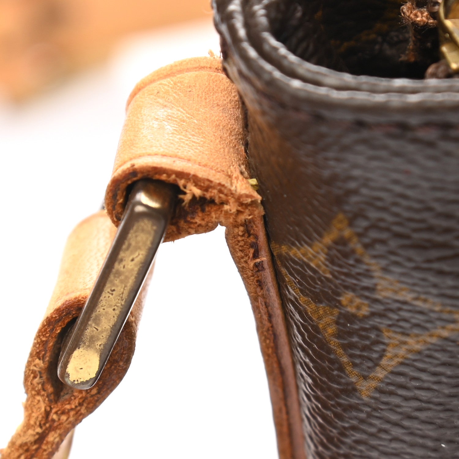 Louis Vuitton Monogram Trotteur 12 of 12