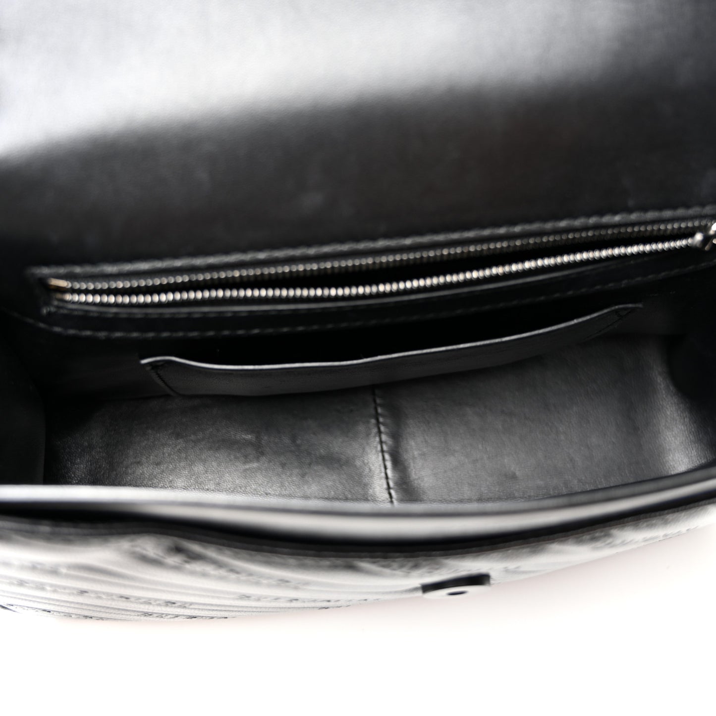 Shiny Goatskin Logo Embossed Monochrome M BB Round Shoulder Bag Black