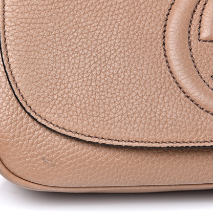 Gucci Pebbled Calfskin Medium Soho Flap Crossbody Camelia 10 of 10