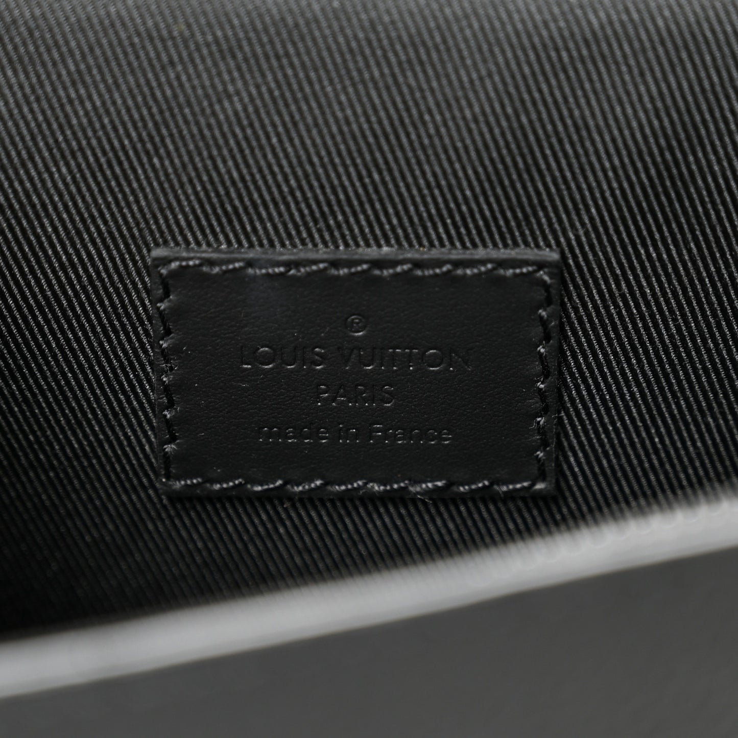 Calfskin Aerogram Fastline Wearable Wallet Black