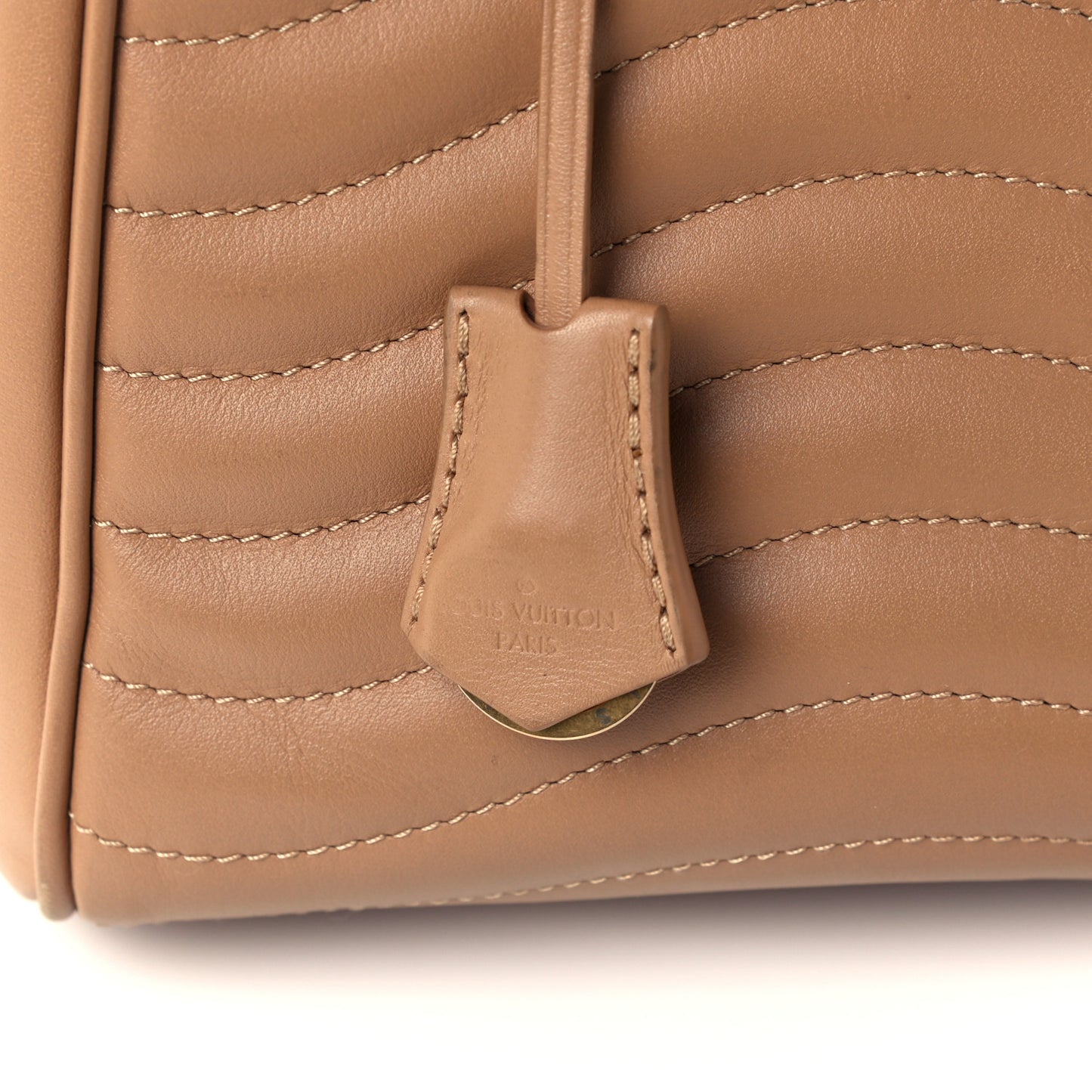 Calfskin New Wave Chain Tote Noisette