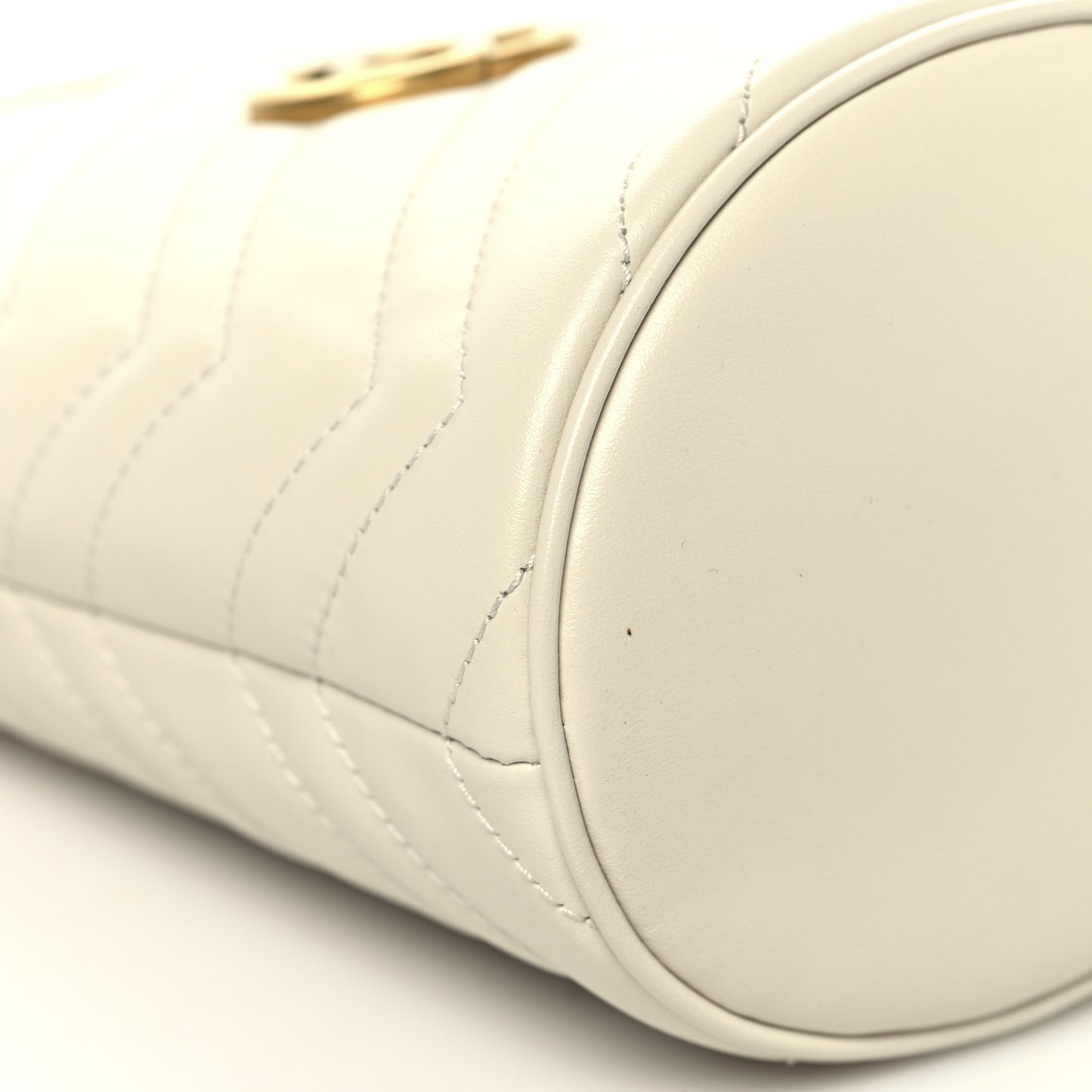 Calfskin Matelasse Mini GG Marmont 2.0 Bucket Bag White