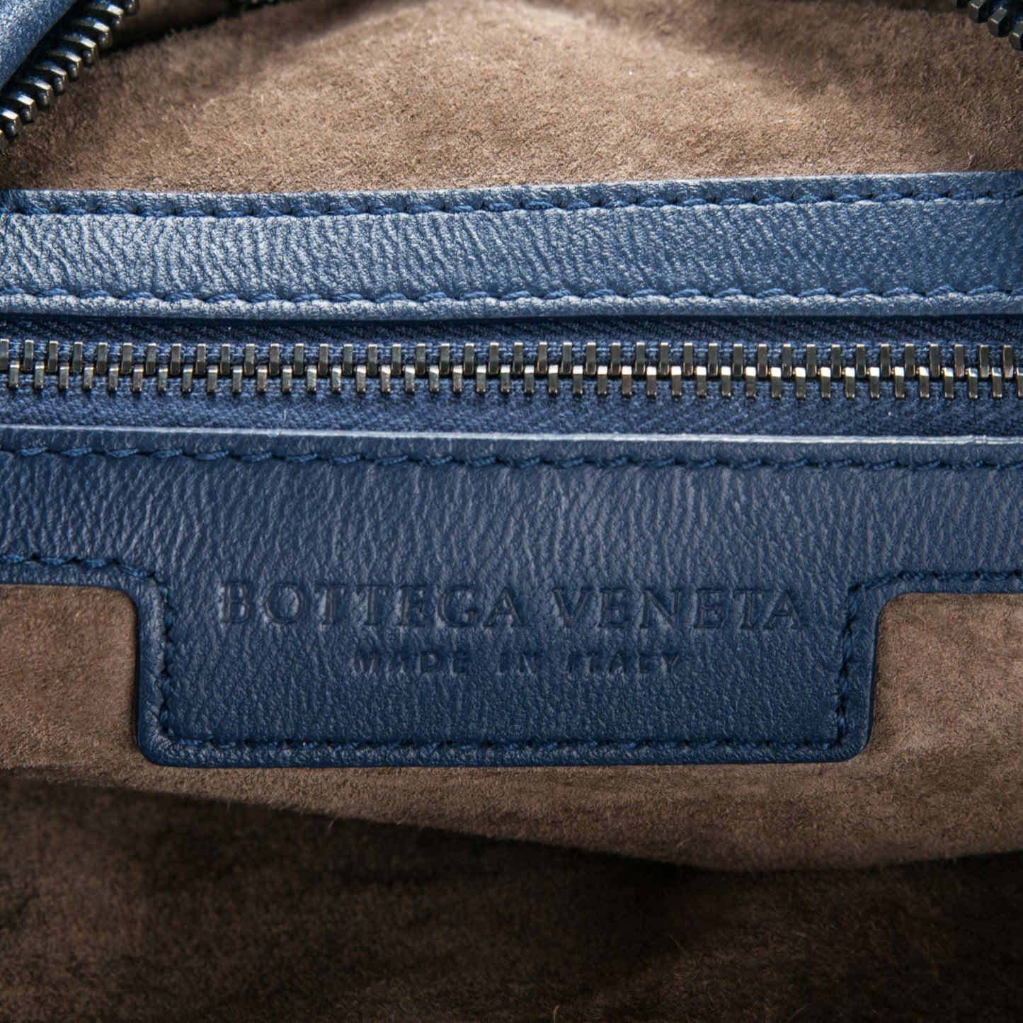 Nappa Intrecciato Medium Veneta Hobo Indigo