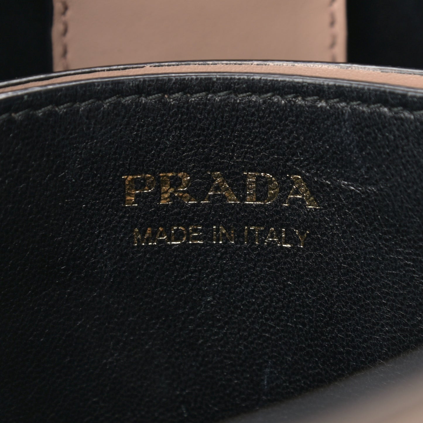 Saffiano Cuir Medium Panier Bucket Bag Cipria Black