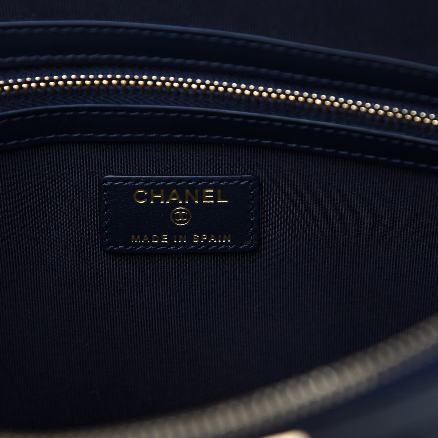 Caviar Quilted Medium Boy Cosmetic Case Navy