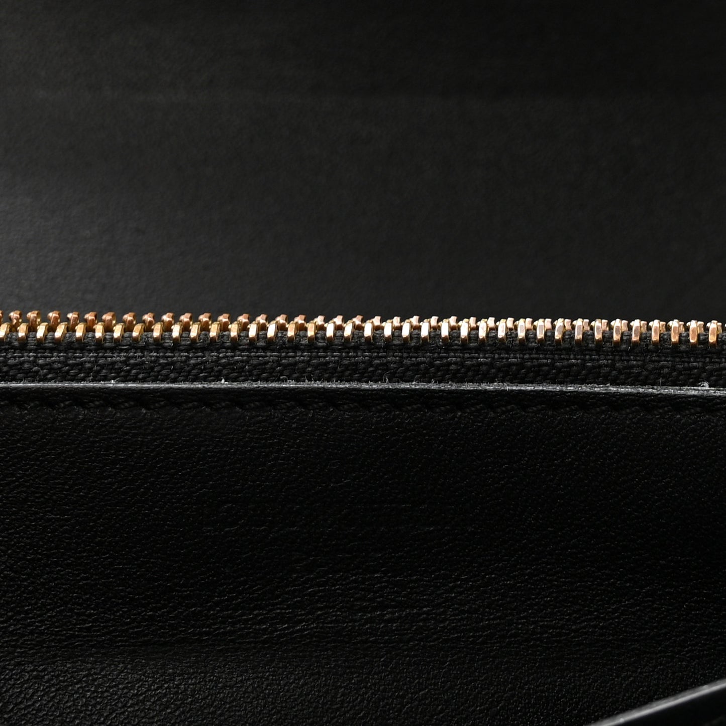 Monogram Cuir Plume Very Wallet Black