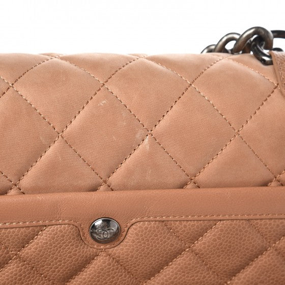 Caviar Iridescent Calfskin Quilted Medium Daily Carry Messenger Brown