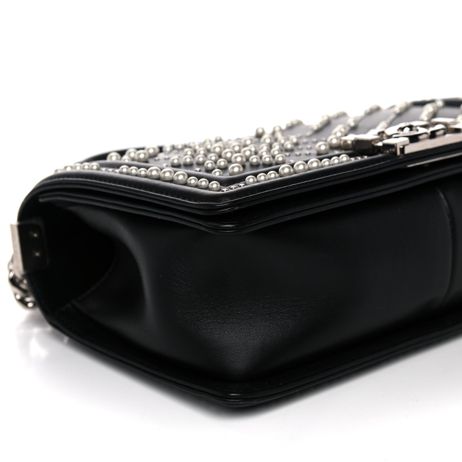 Chanel Calfskin Pearl Chevron Medium Boy Flap Black 8 of 18