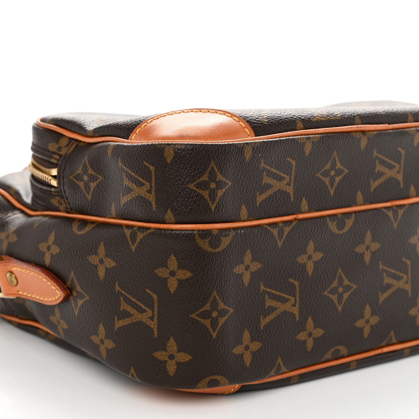 LOUIS VUITTON Monogram Nil 28