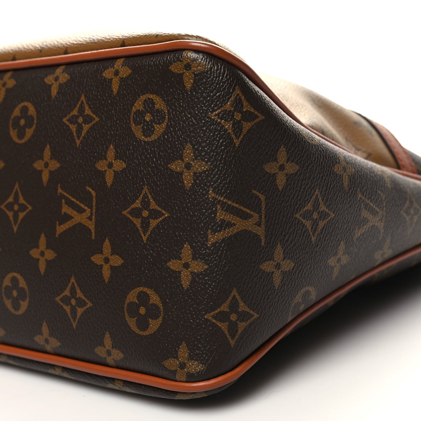 Reverse Monogram Dauphine Hobo MM