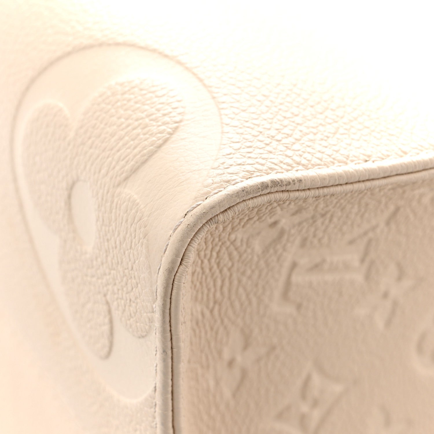 Louis Vuitton Empreinte Monogram Giant Onthego MM Creme 10 of 11