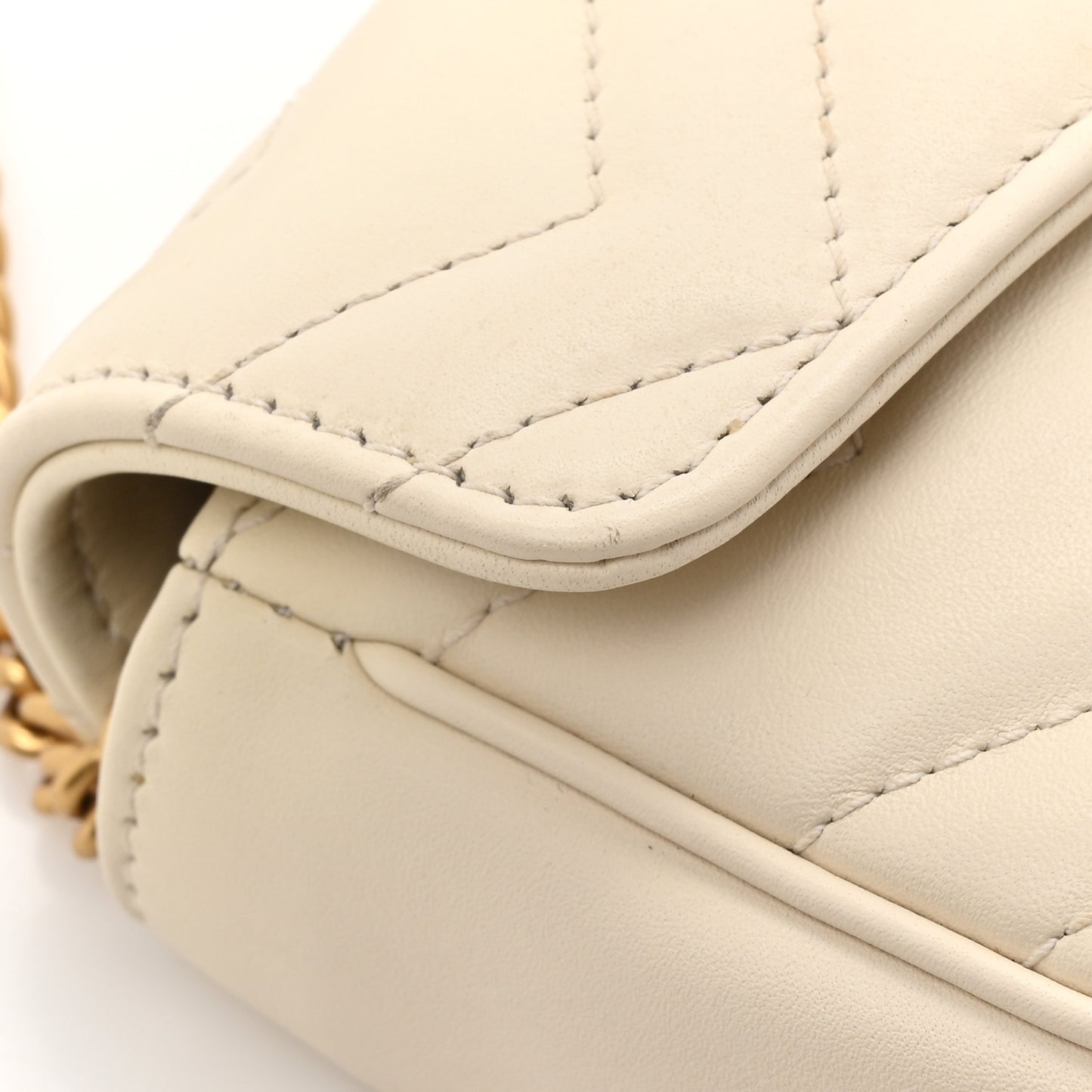 Calfskin Matelasse Super Mini GG Marmont Shoulder Bag White