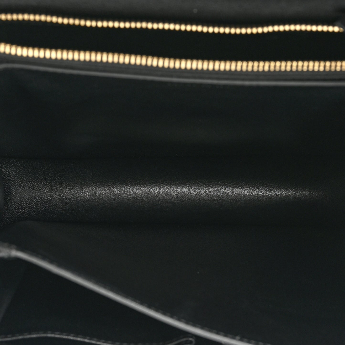 Box Calfskin Medium Classic Box Flap Black