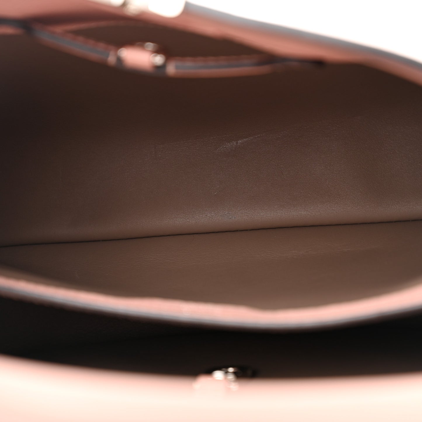 Taurillon Capucines PM Magnolia