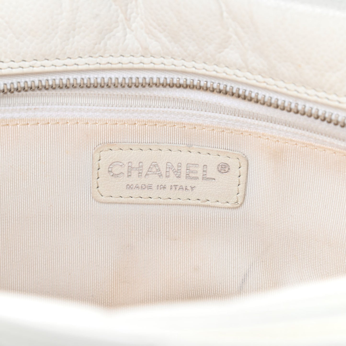 Caviar Quilted Petit Timeless Tote PTT White