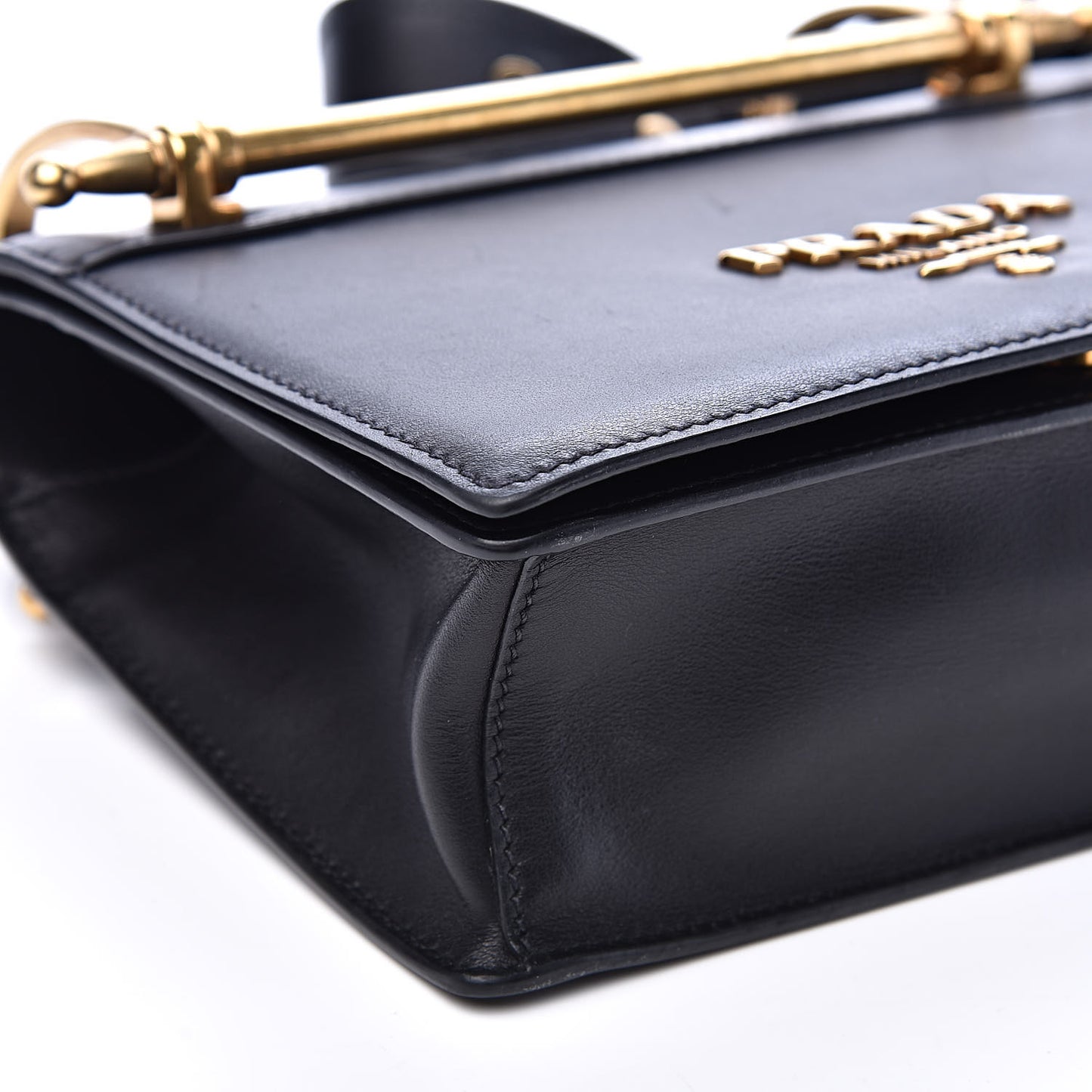 Vitello Antic Soft Pattina Shoulder Bag Black