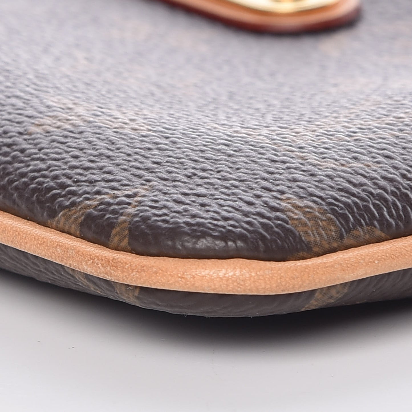 Monogram Pochette Milla MM
