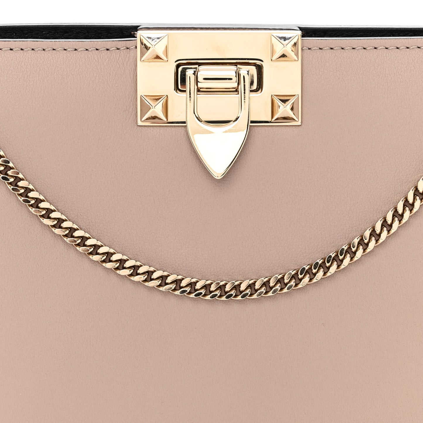Vitello Rockstud Chain Clutch Poudre