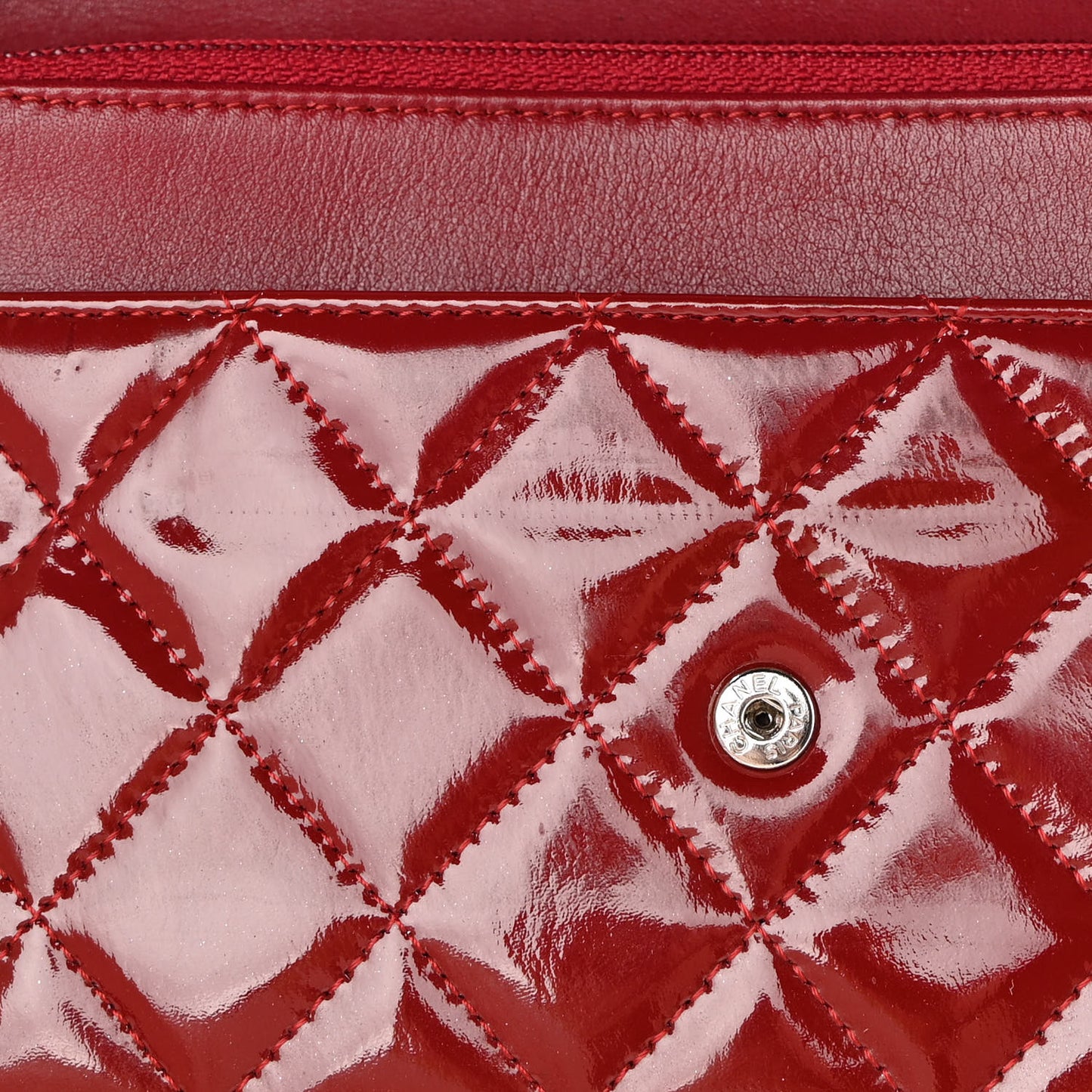 Patent Quilted Wallet On Chain WOC Red