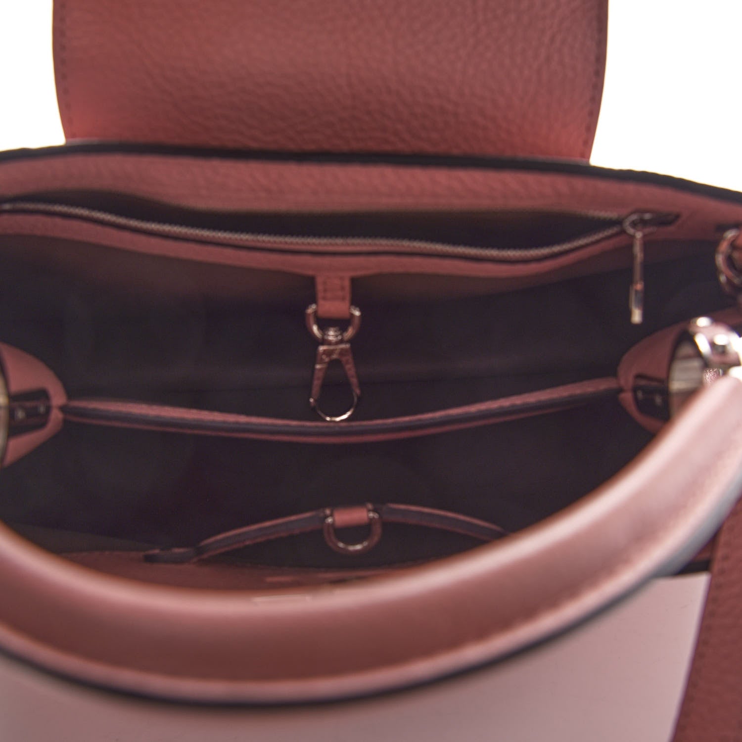Louis Vuitton Taurillon Capucines PM Magnolia 5 of 8