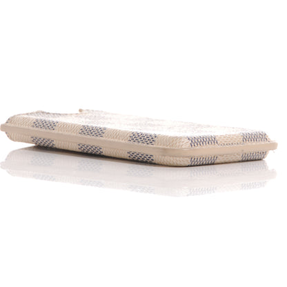 Louis Vuitton Damier Azur iPhone 4 Case 4 of 7