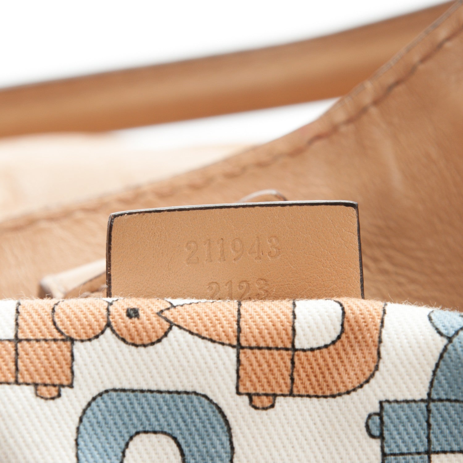 Gucci Guccissima Large Sukey Beige 7 of 7