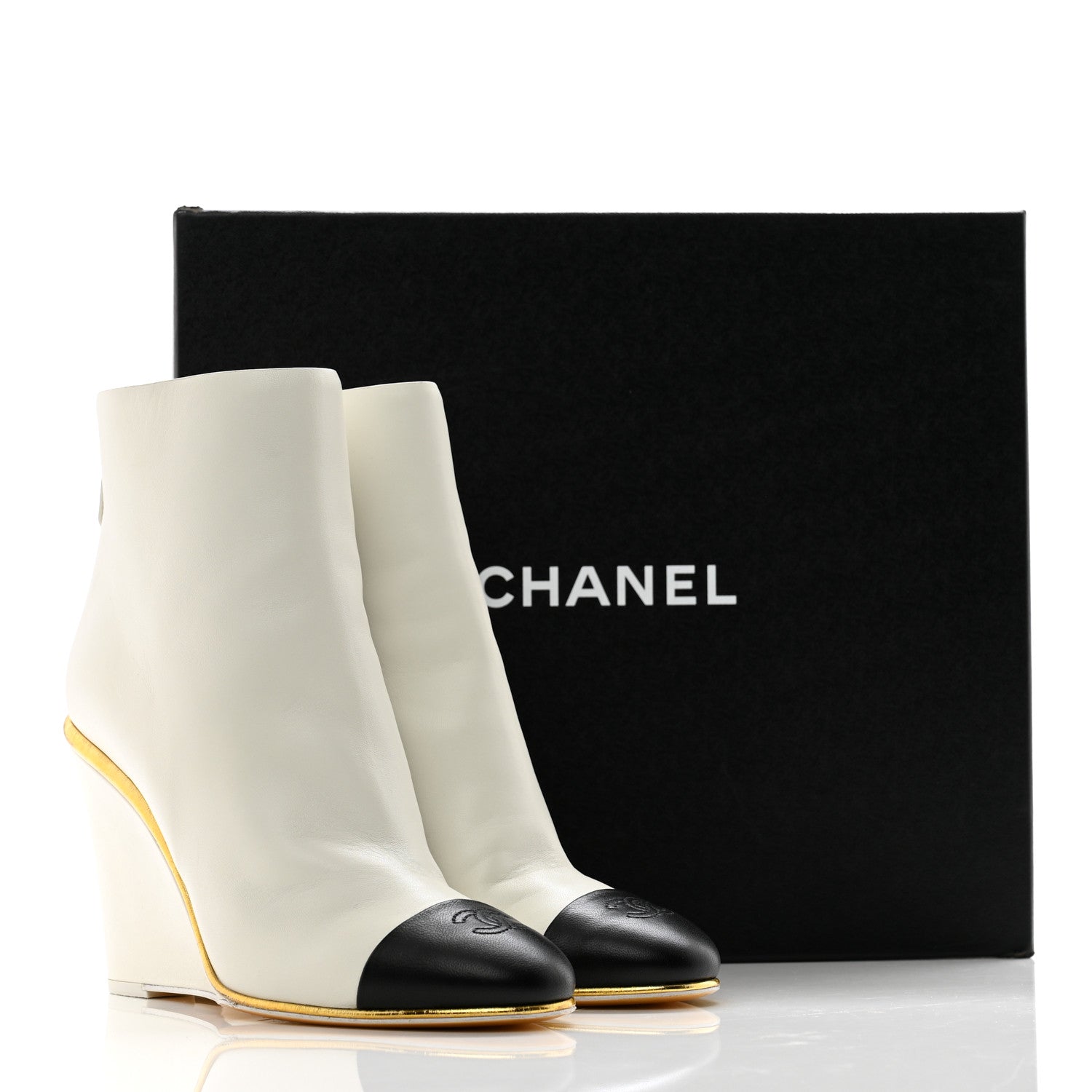 Chanel Lambskin Cap Toe Open Wedge 39 White Black 11 of 11