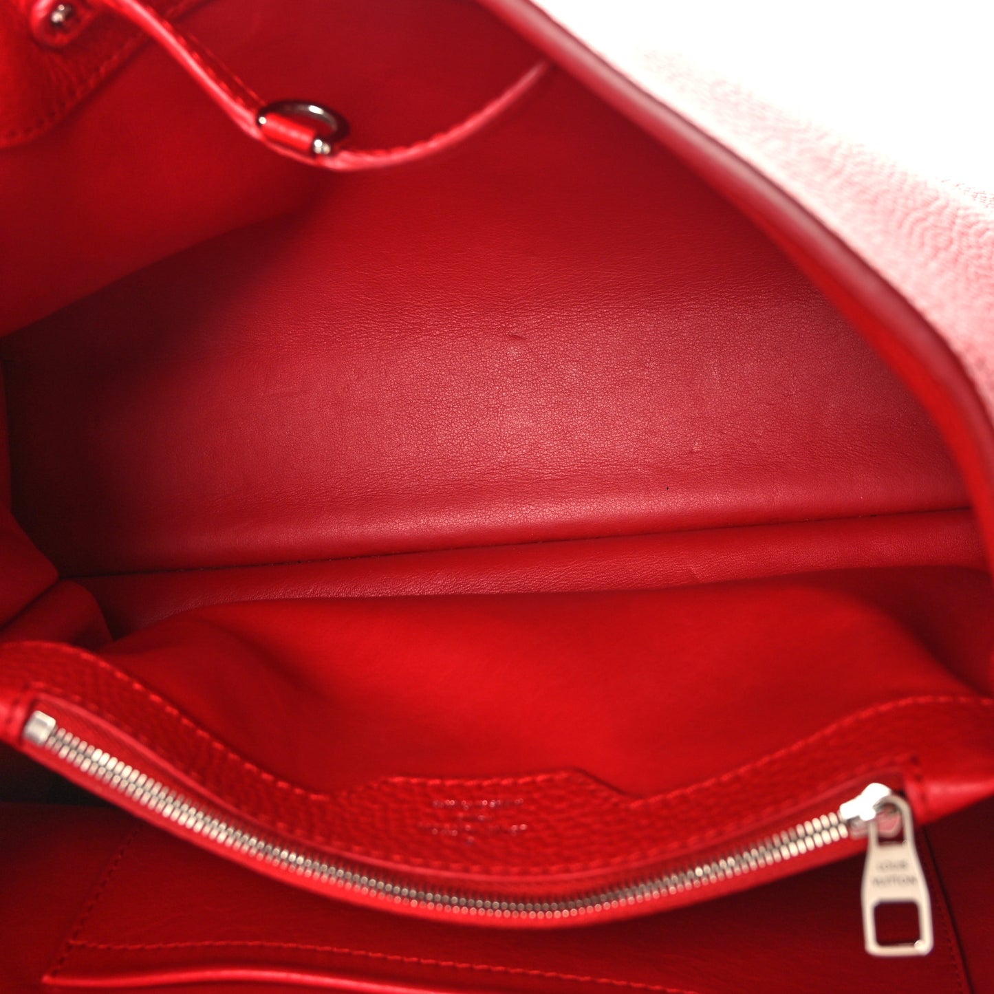 Taurillon Capucines PM Scarlet