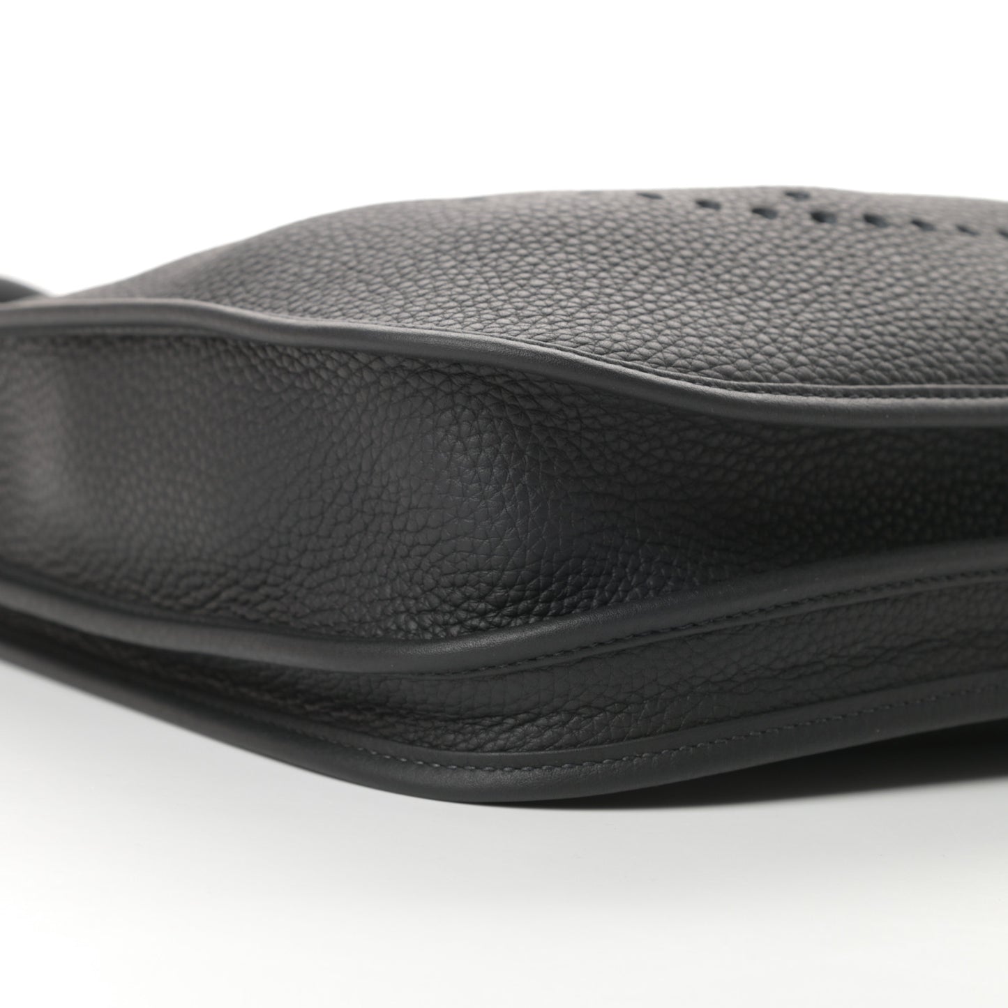 Taurillon Clemence Evelyne III PM Black