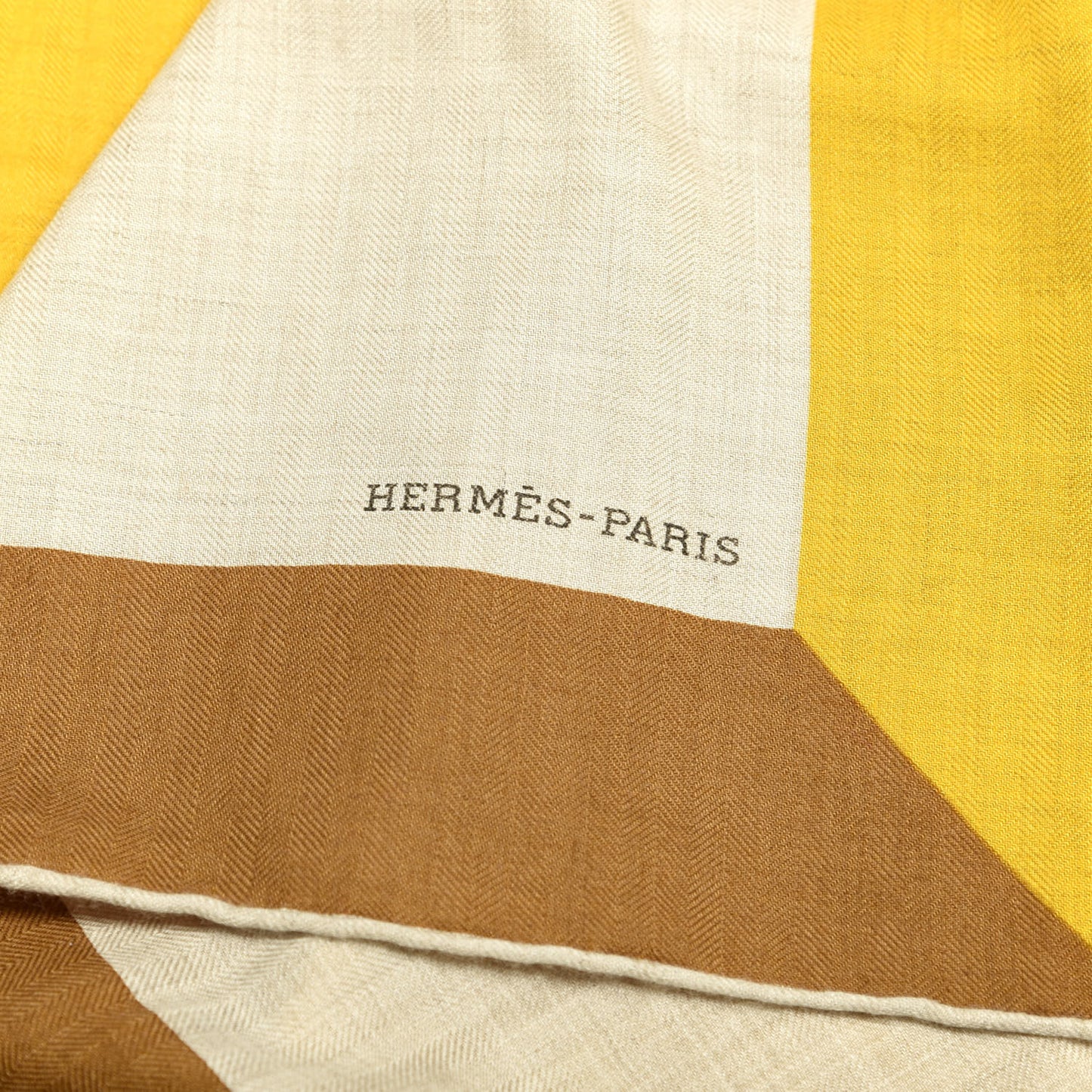 Cashmere Silk Encadre H Passant Giant Scarf 140 Naturel Camel Jaune