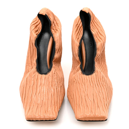 Bottega Veneta Crunch Calfskin Sharpei Pumps 39 Manolo 3 of 9