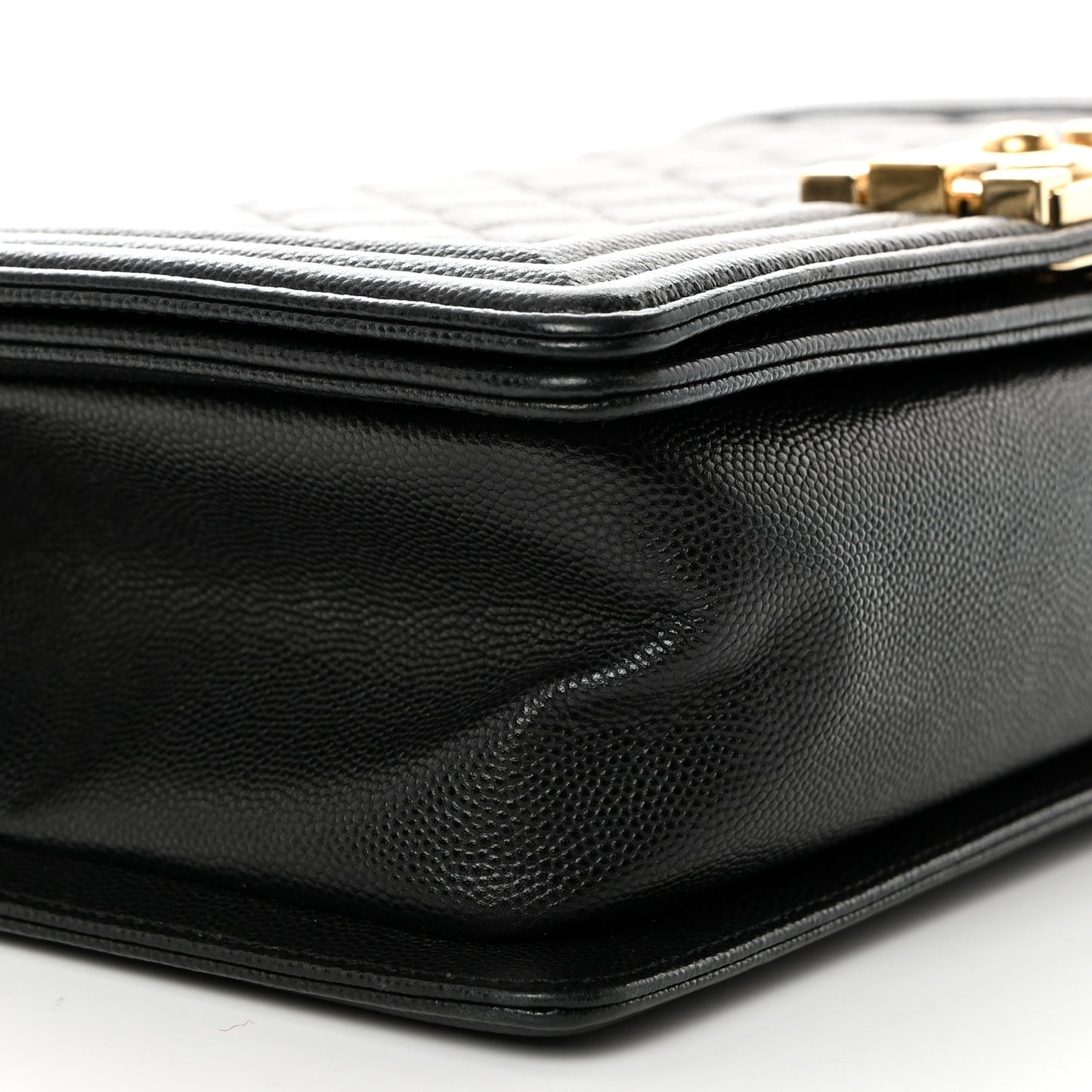 Caviar Quilted Medium Boy Flap Black