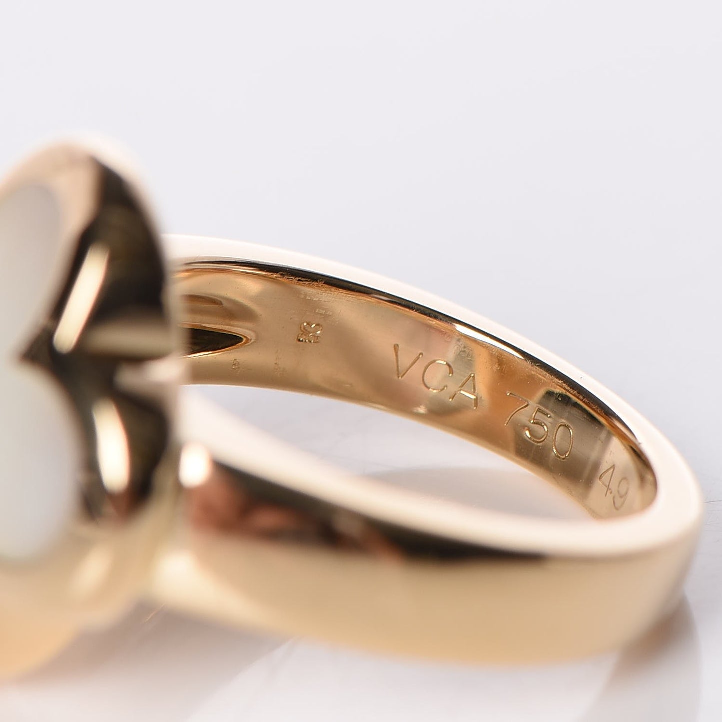18K Yellow Gold Mother of Pearl Pure Alhambra Ring 49 5
