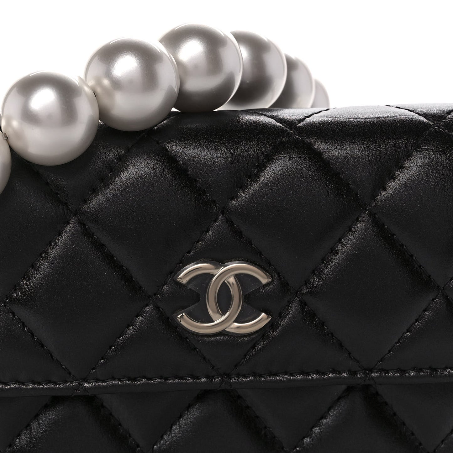 Calfskin Quilted Maxi Pearls Card Holder Flap With Chain Black