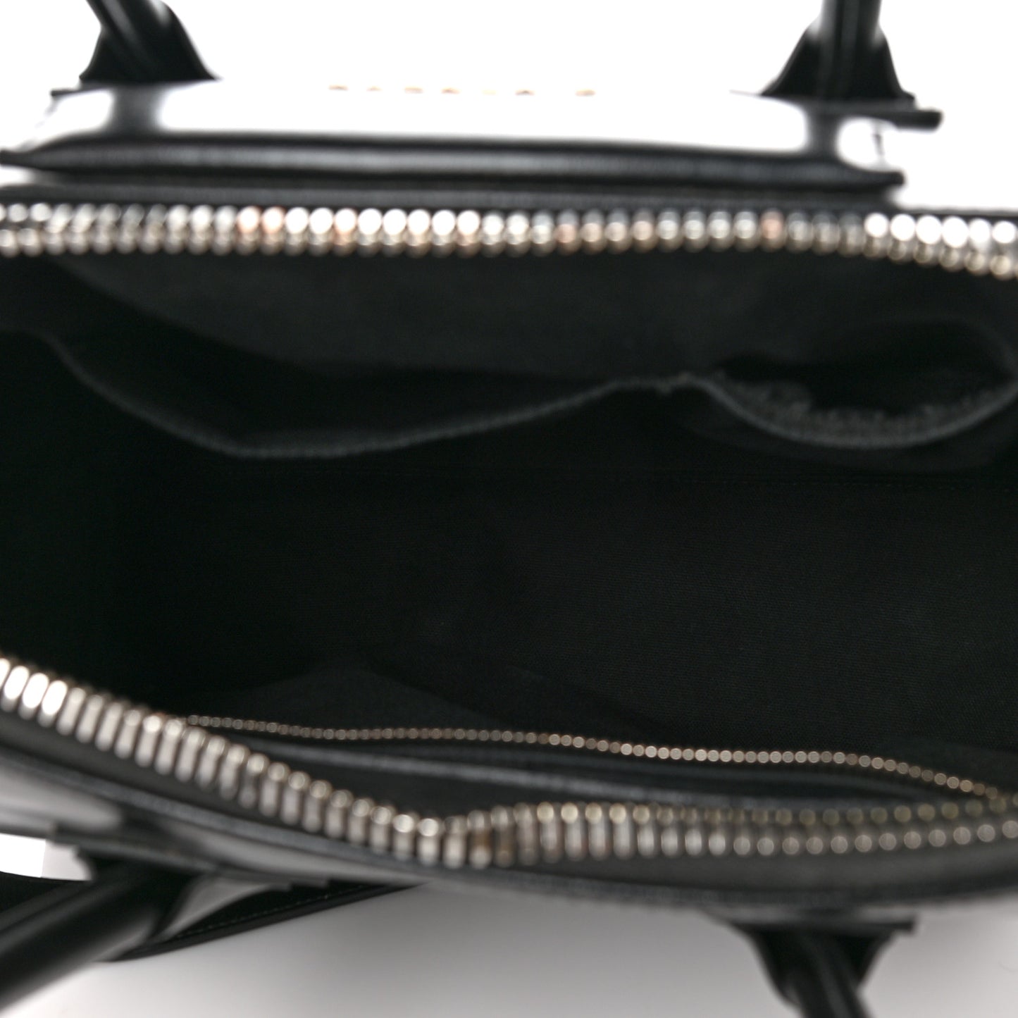 Shiny Lord Calfskin Medium Antigona Black