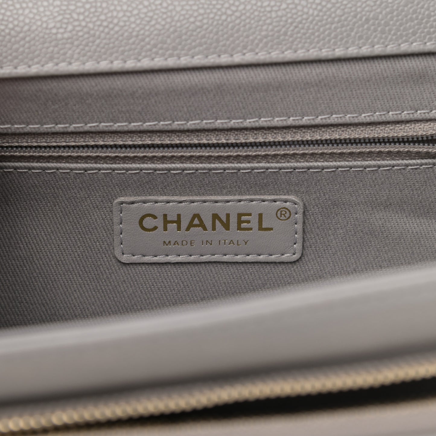 Caviar Quilted Medium Business Affinity Flap Grey