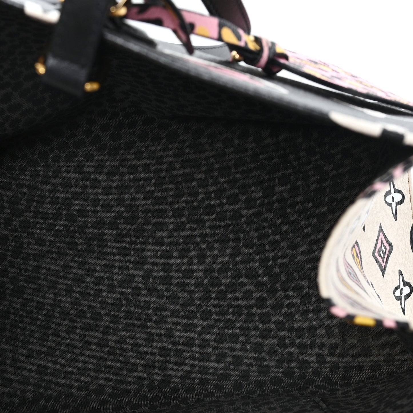 Monogram Giant Wild At Heart Onthego GM Black