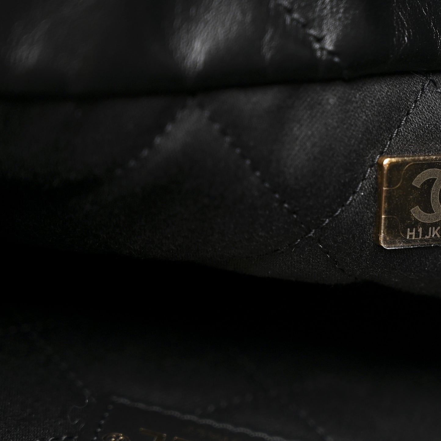 Shiny Calfskin Quilted Small Chanel 22 Black