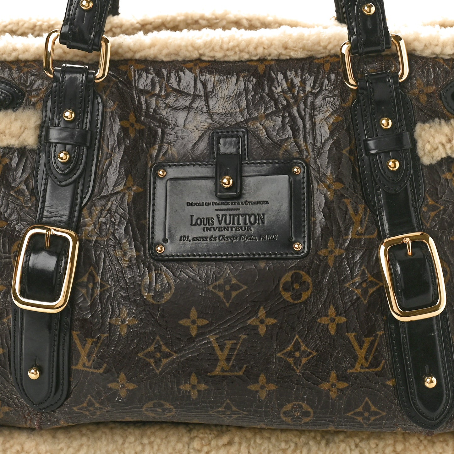LOUIS VUITTON Patent Monogram Shearling Sac Thunder
