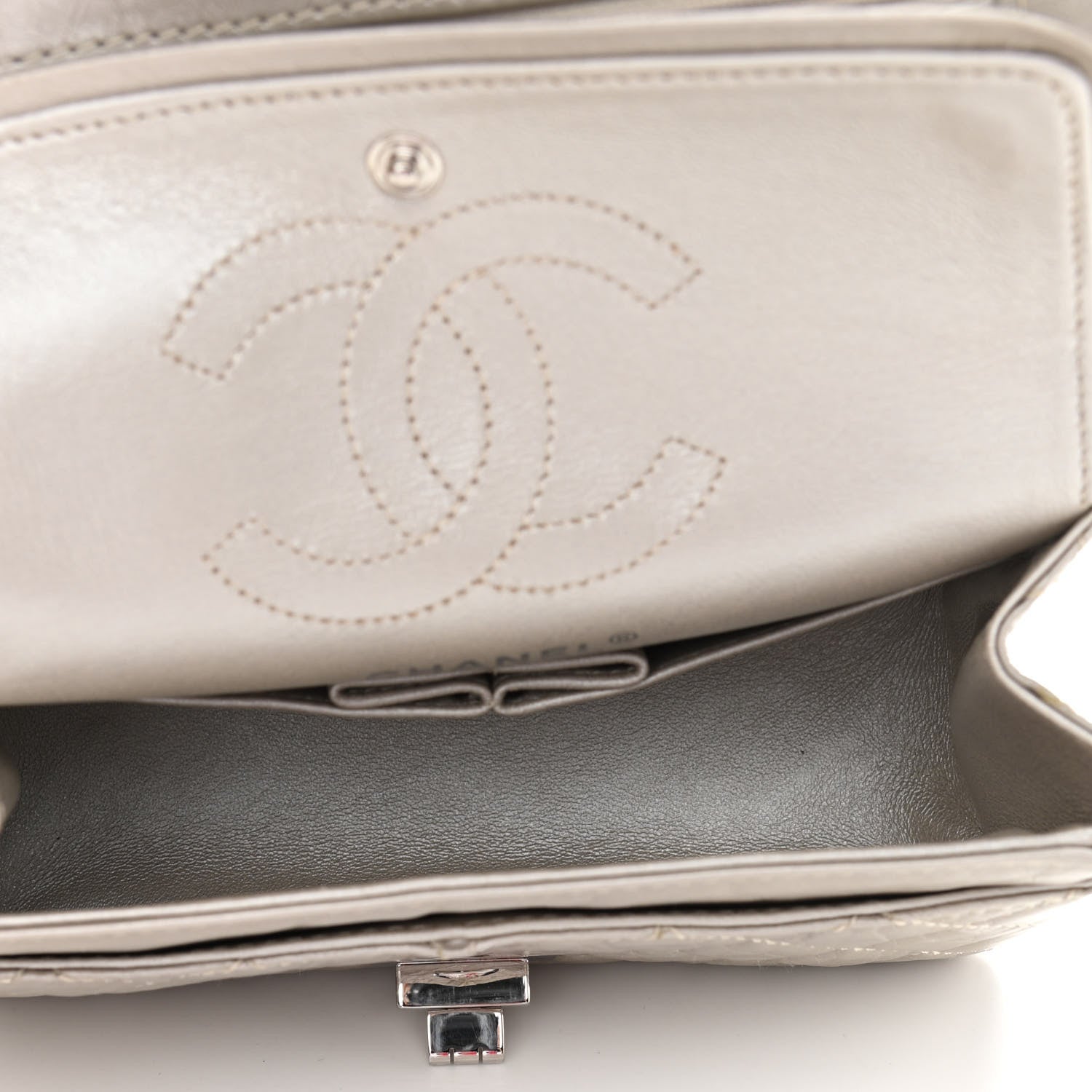 Chanel Metallic Calfskin Quilted 2.55 Reissue 224 Flap Silver 5 of 9
