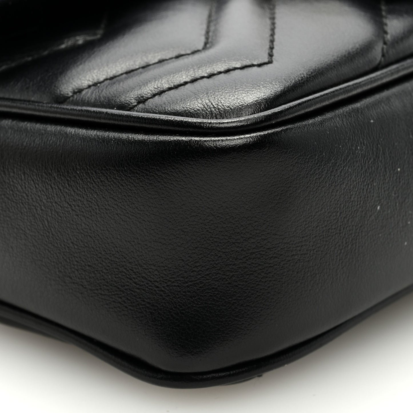 Calfskin Matelasse Super Mini GG Marmont Shoulder Bag Black