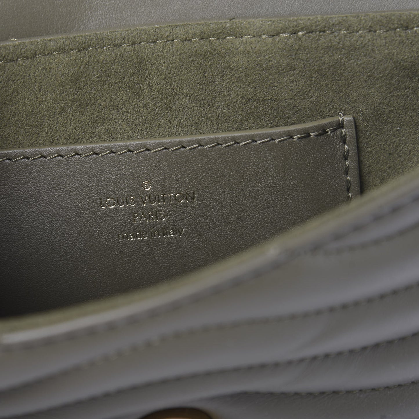 Calfskin New Wave Multi Pochette Kaki