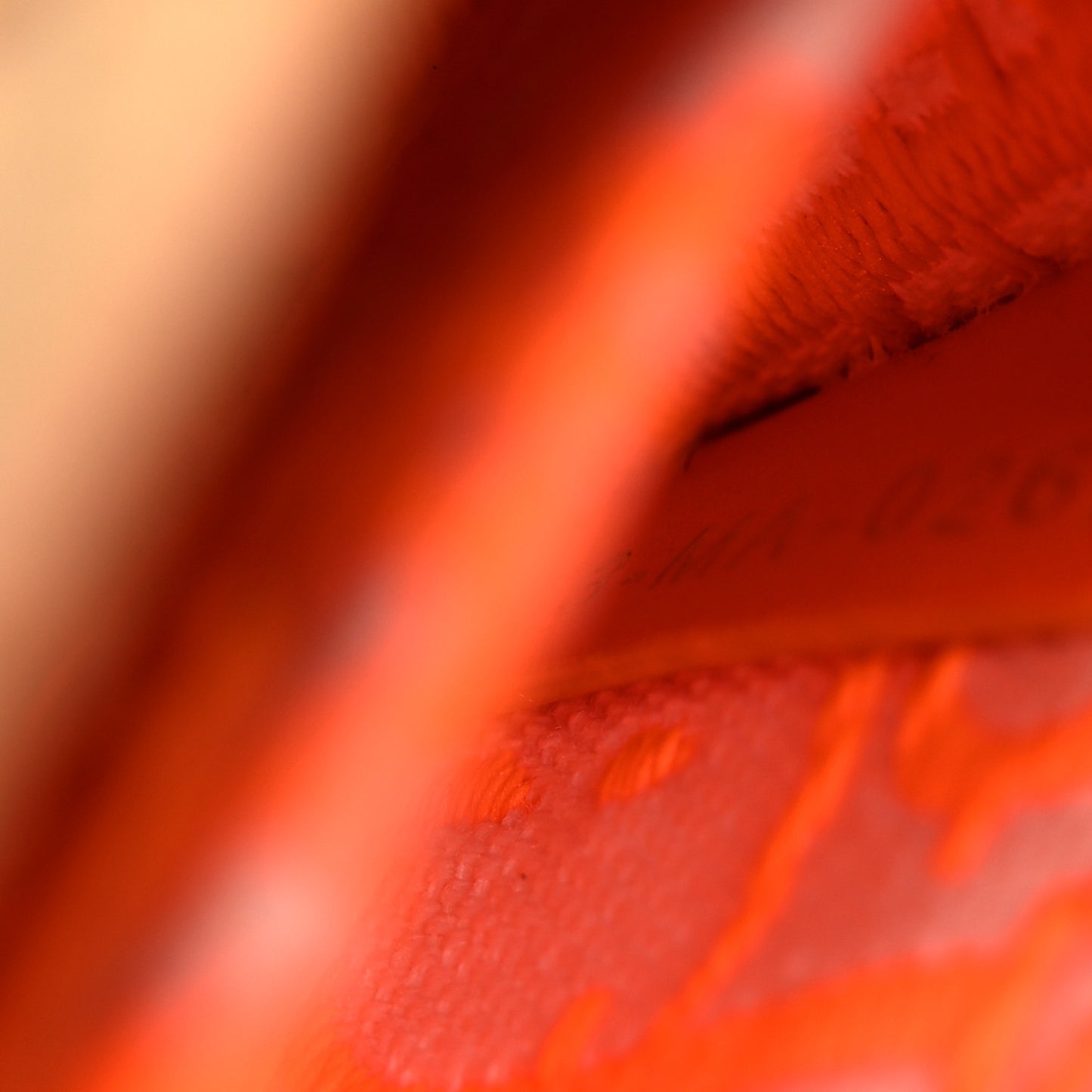 Wicker Oblique 30 Montaigne Box Bag Fluorescent Orange