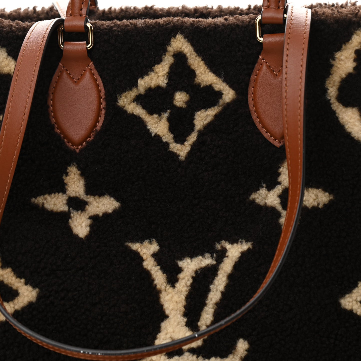 Shearling Monogram Giant Teddy Onthego GM Black White